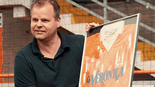 Veronica-shirt doet Hans Bond verlangen naar Eredivisie