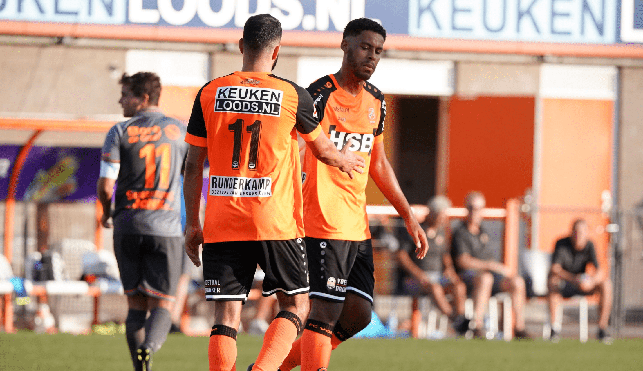 FC Volendam eenvoudig langs buurman RKAV Volendam