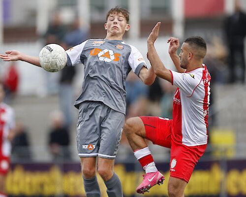 Jong FC Volendam laat kaas van het brood eten