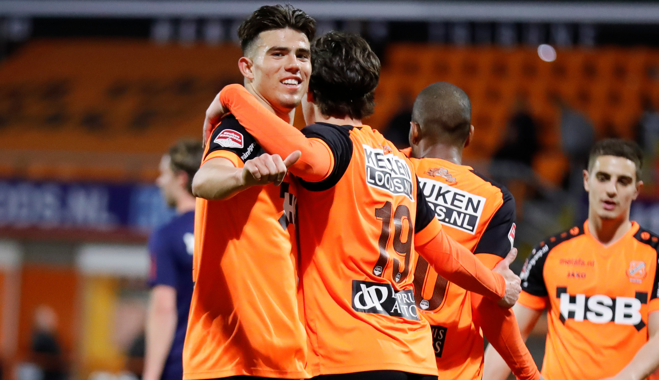 FC Volendam - Helmond Sport: 5 - 1 (0 - 1)