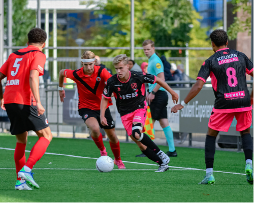 Jong FC Volendam wint op spectaculaire wijze van AFC