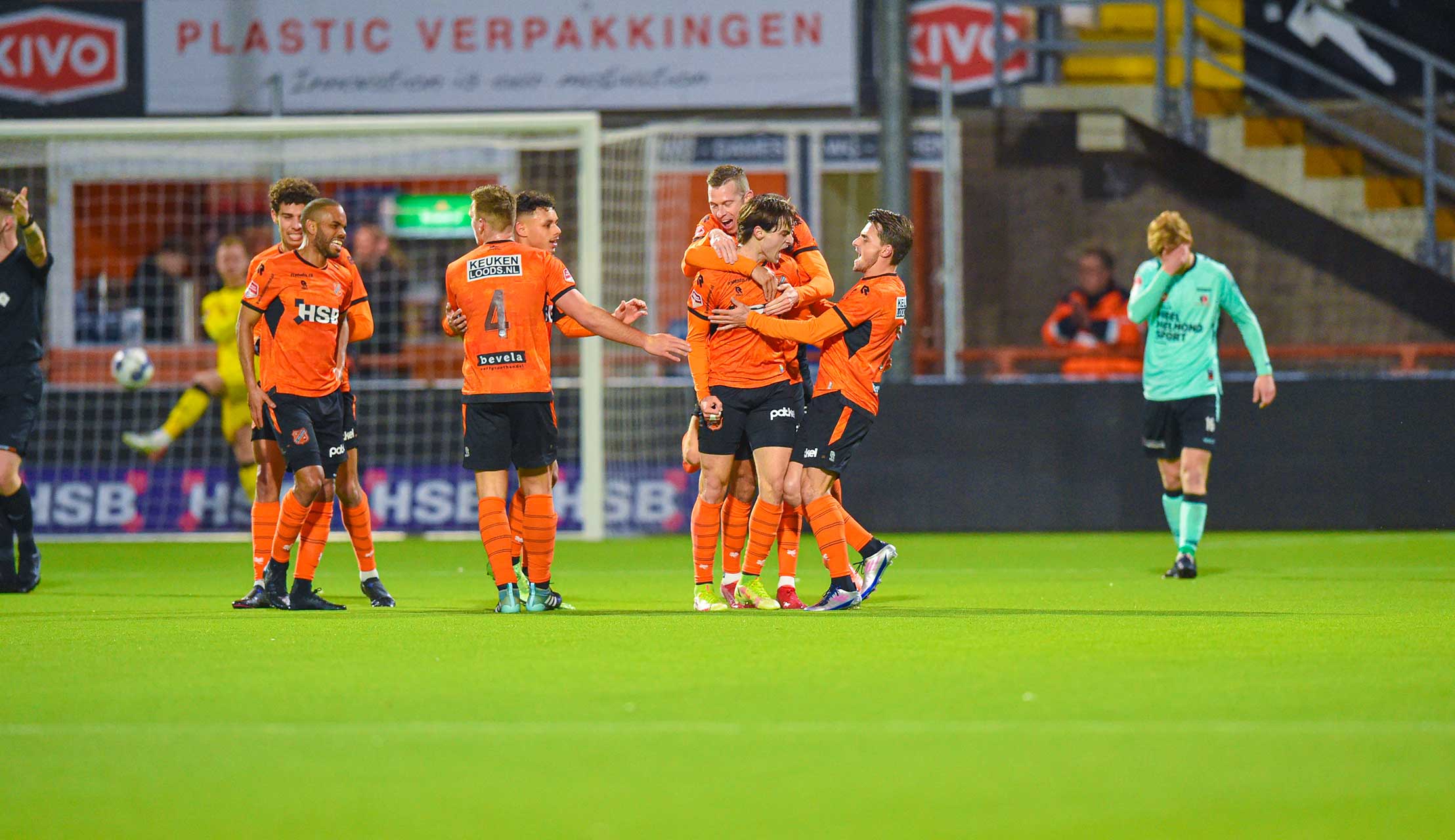 FC Volendam - Helmond Sport: 4 - 1 (4 - 0)