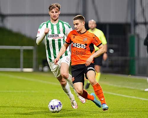 Volendammers verslikken zich in FC Dordrecht