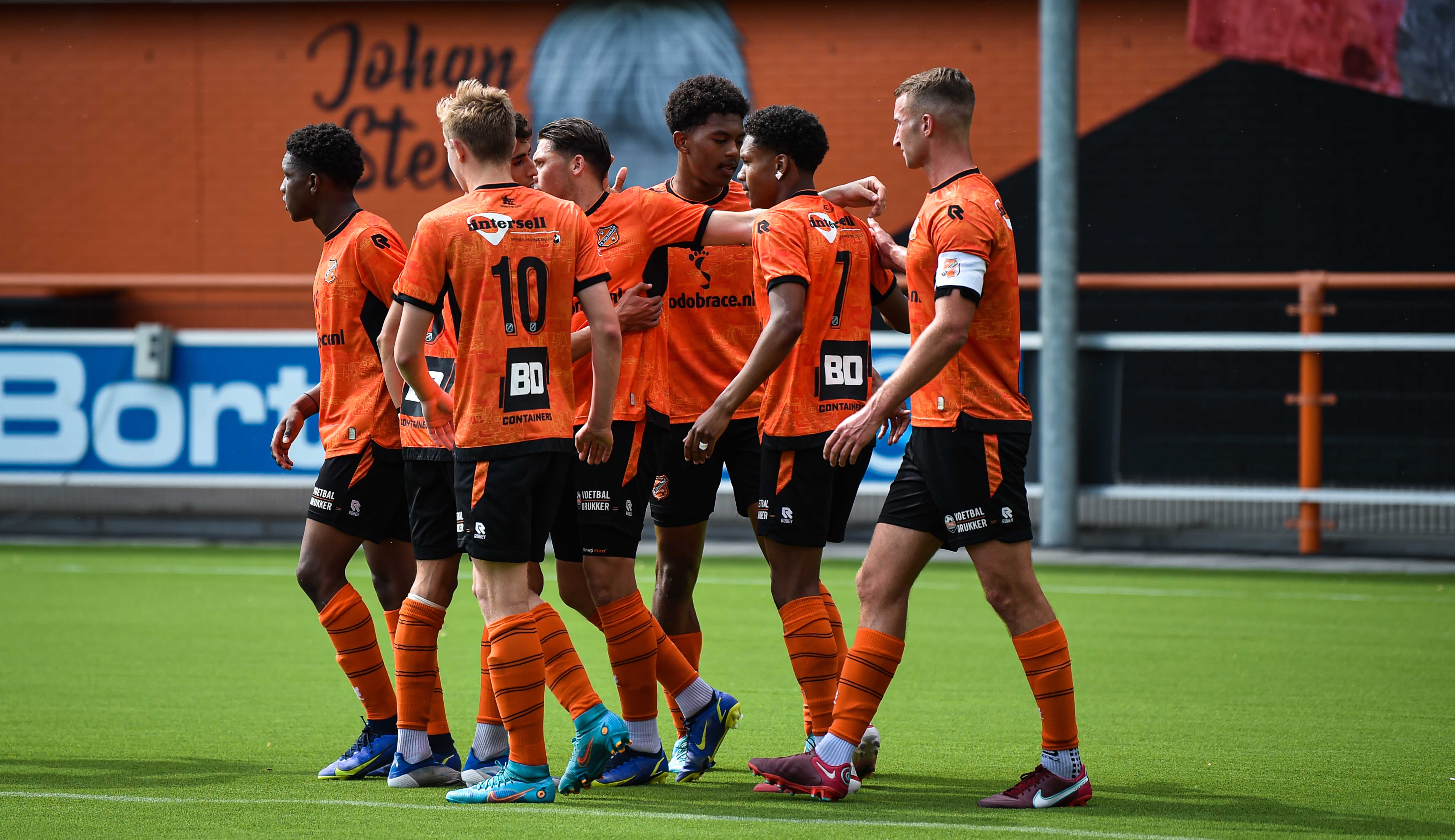Jong FC Volendam - De Treffers: 3 - 0 (2 - 0)