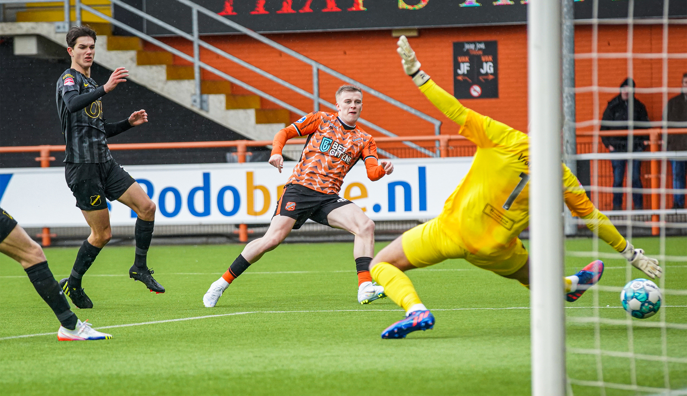 FC Volendam - NAC Breda: 4 - 1 (3 - 1)