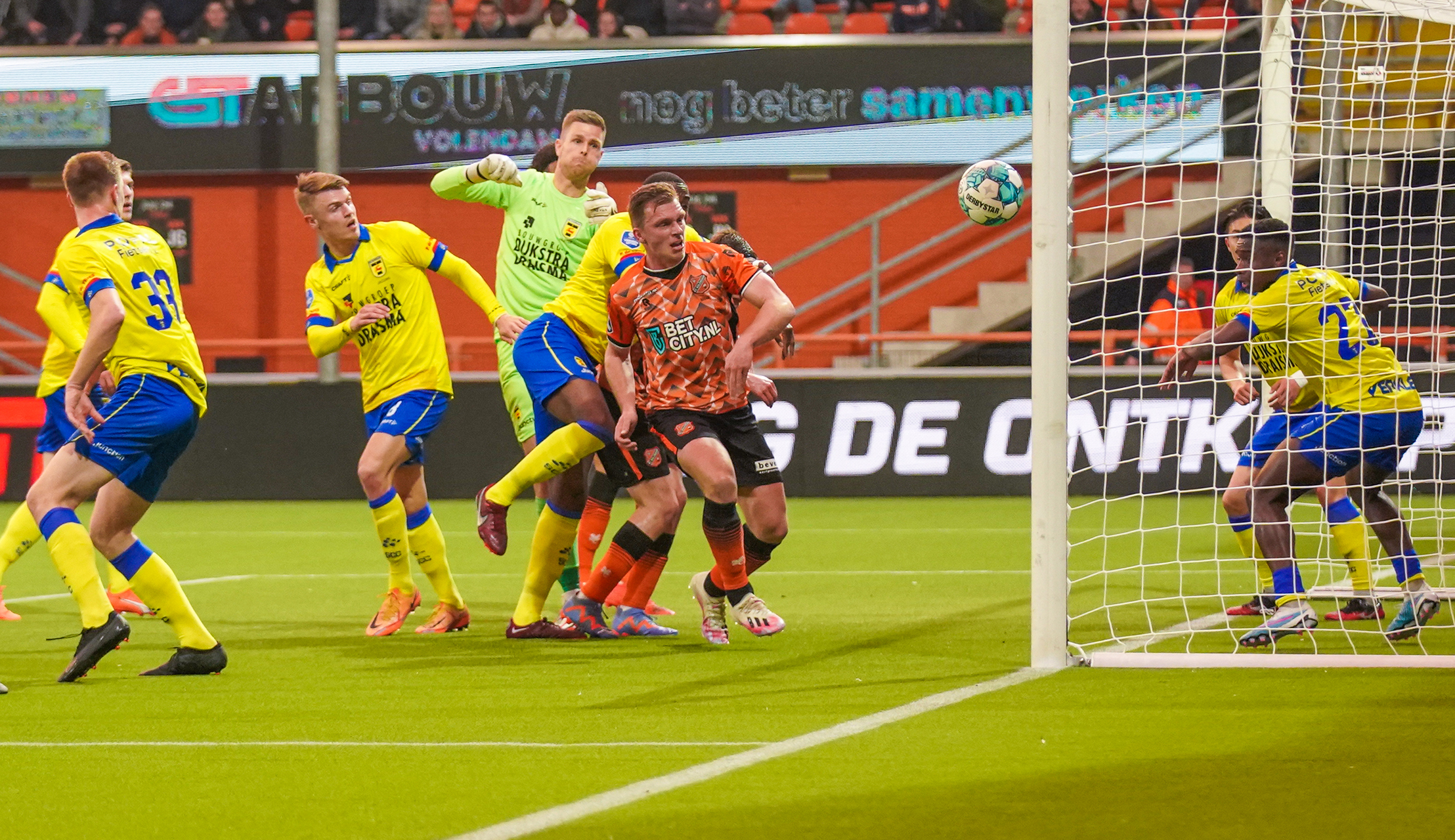 FC Volendam - SC Cambuur: 2 - 0 (1 - 0)