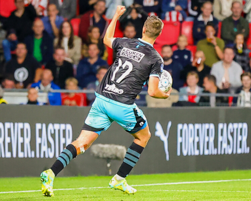 FC Volendam kan geen vuist maken en verliest bij PSV