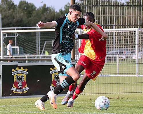 Jong FC Volendam deelt punten met Eagles in koppositiestrijd