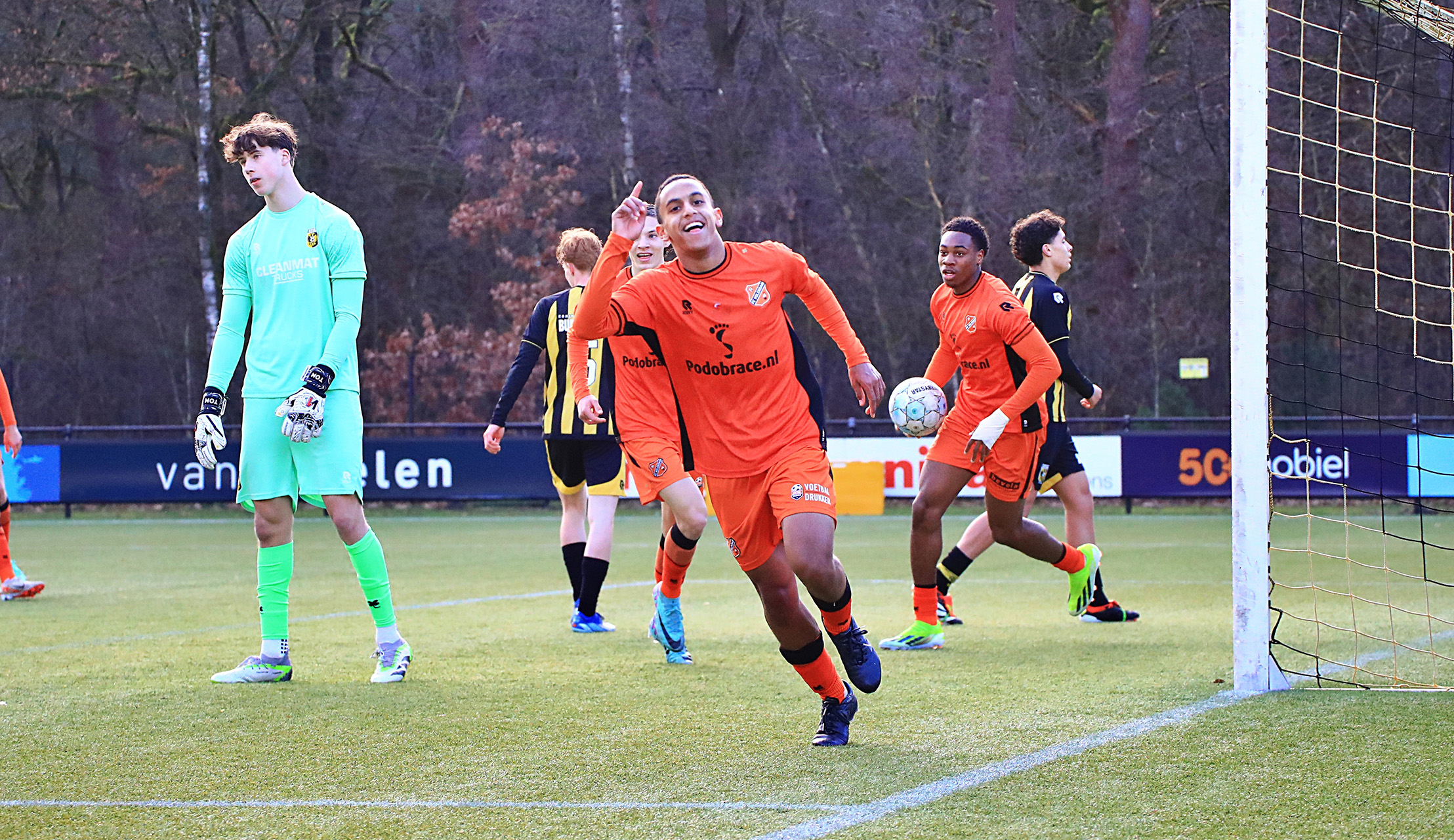 Vitesse O21 - Jong FC Volendam: 1 - 3 (0 - 1)