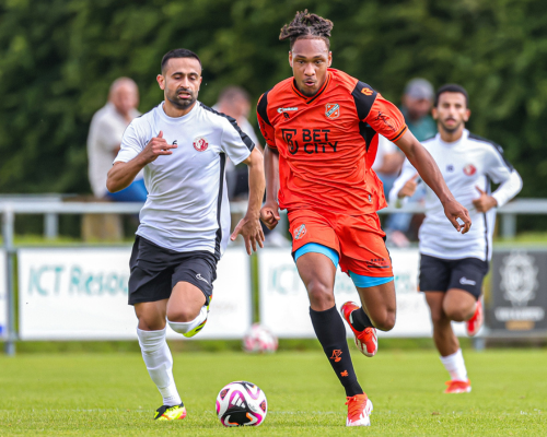 Vroege openingsgoal genoeg voor zege tijdens trainingskamp