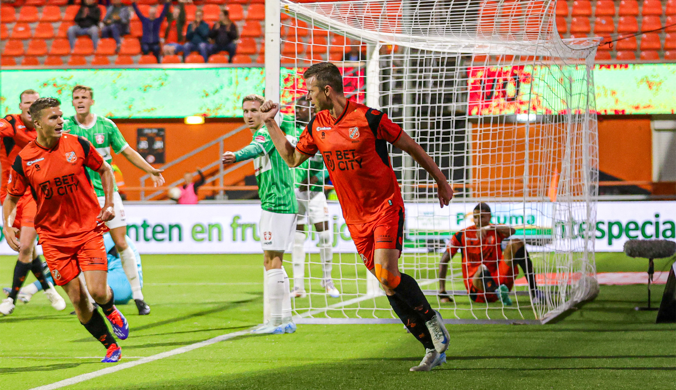 FC Volendam - FC Dordrecht 2 - 0 (2 - 0)