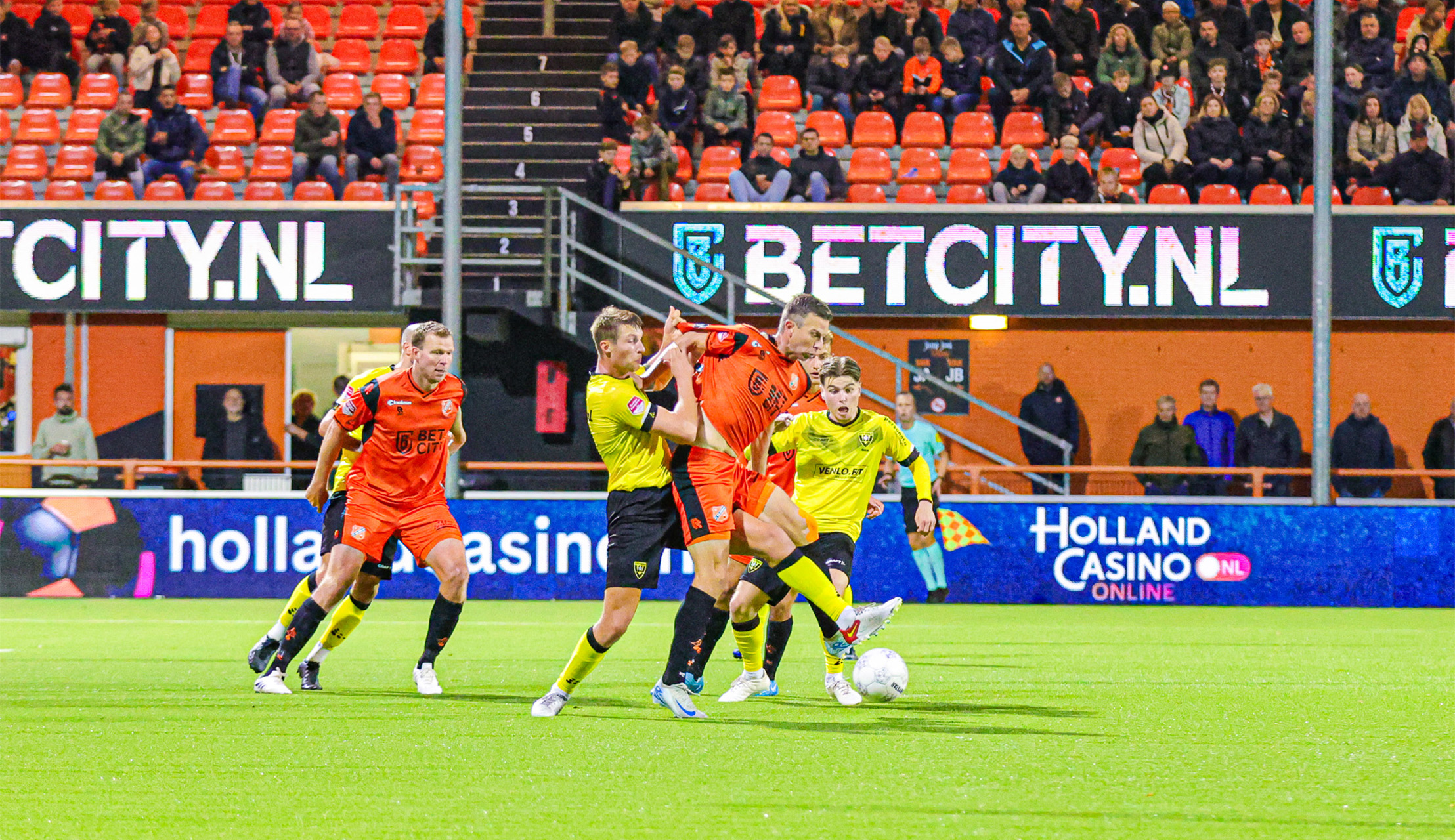 FC Volendam - VVV-Venlo: 2 - 4 (0 - 2)