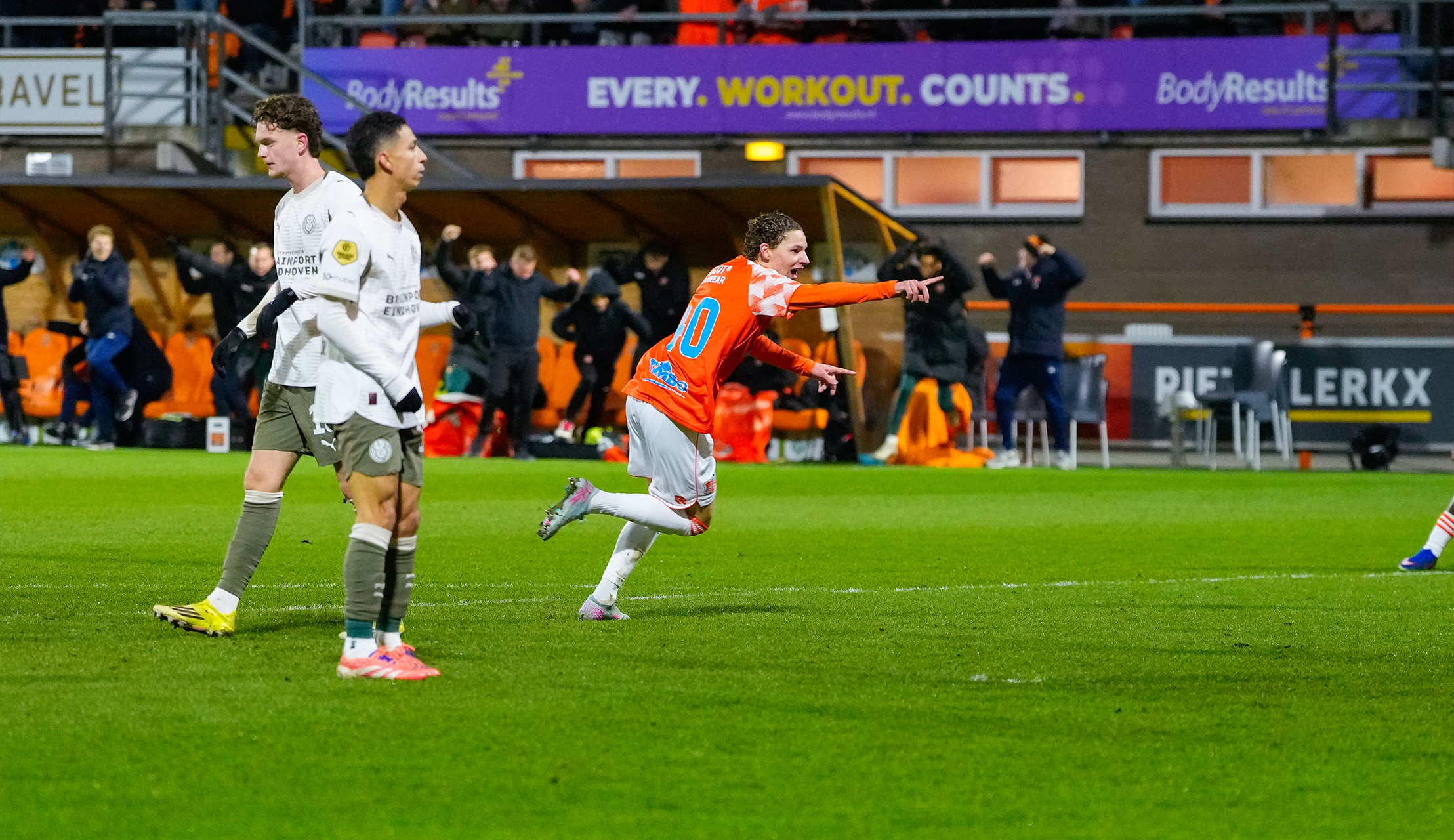 FC Volendam - PSV: 2 - 1 (0 - 0)
