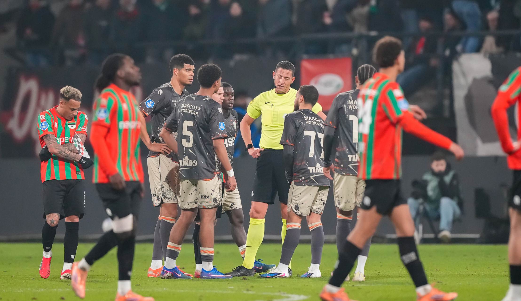 N.E.C. Nijmegen - FC Volendam: 1 - 0 (0 - 0)