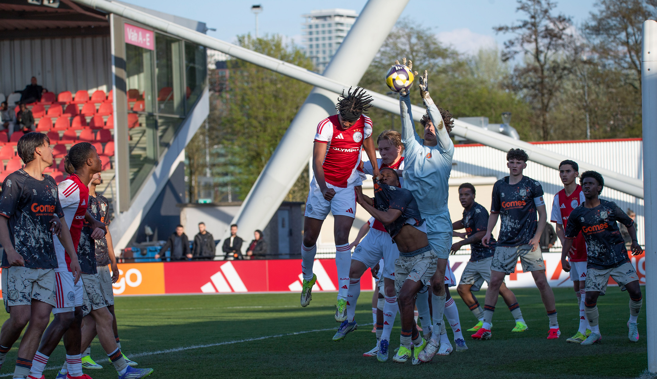 Ajax O19 - FC Volendam O19: 5 - 0 (3 - 0)