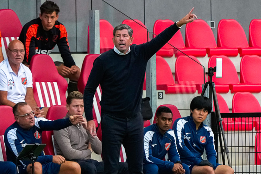 Van de Looi ziet FC Volendam bezwijken in slotfase: 'We liepen achteruit in plaats van vooruit'