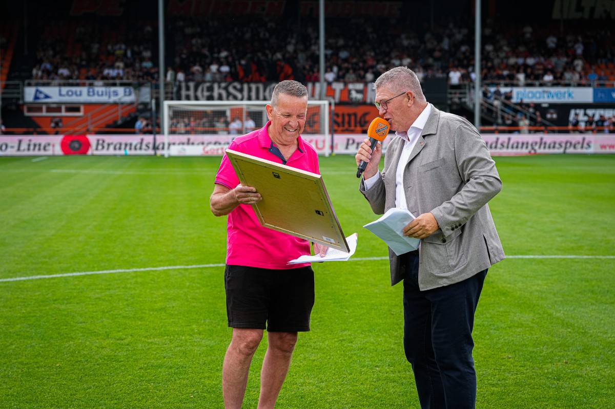 Afscheid van stadionspeaker Jack Mühren