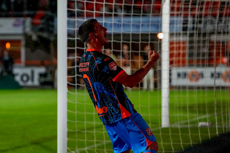Liveblog: FC Volendam wint met ruime cijfers van FC Dordrecht