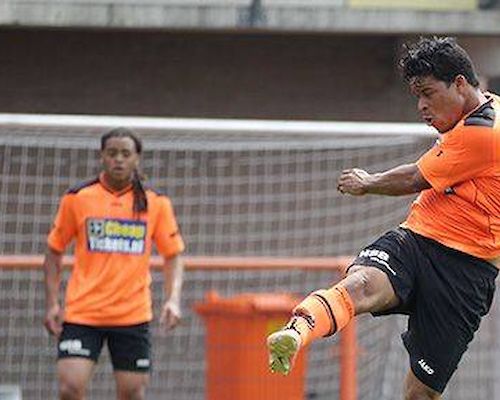 FC Volendam wint in Kras Stadion van team VVCS