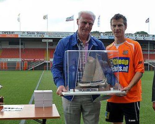 FC Volendam wint eigen Zilveren Bottertoernooi