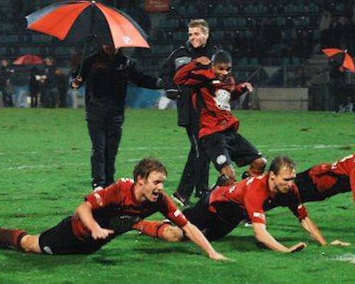 FC Volendam geslaagd voor zwemdiploma in Den Bosch