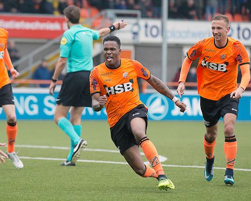 Jong AZ appeltje-eitje voor sterk FC Volendam (update)