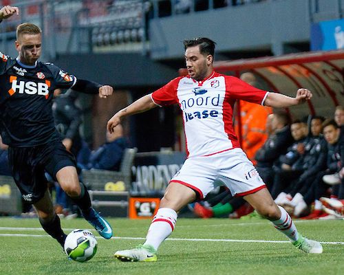 FC Volendam wint knap in Emmen
