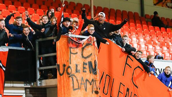 Sfeerbeelden FC Volendam - FC Dordrecht (2017-2018)