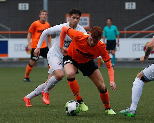 Jong FC Volendam geeft voorsprong in slotfase uit handen